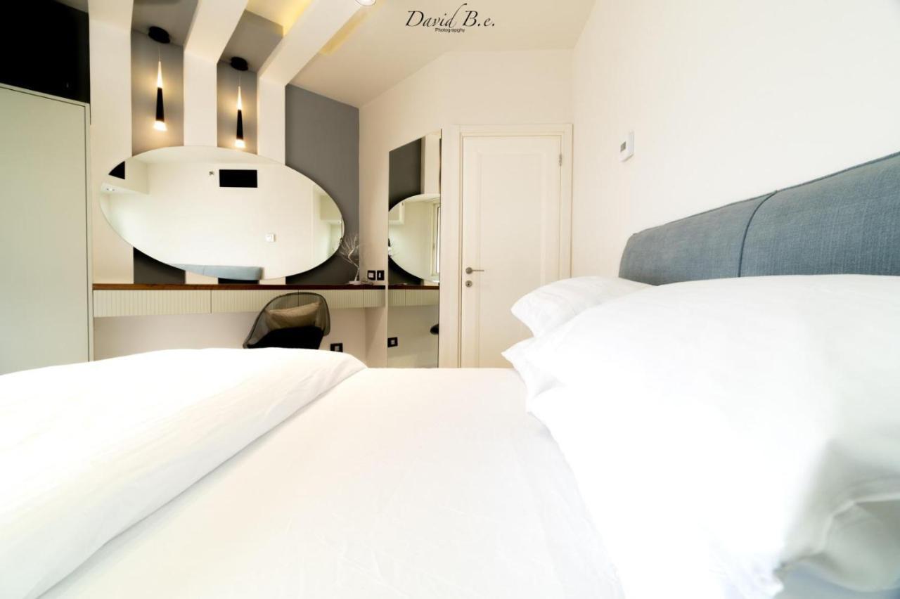 סוויטת אהבה מתוקה על הים-Sweet Love Suite On The Sea Bat Yam Exterior foto