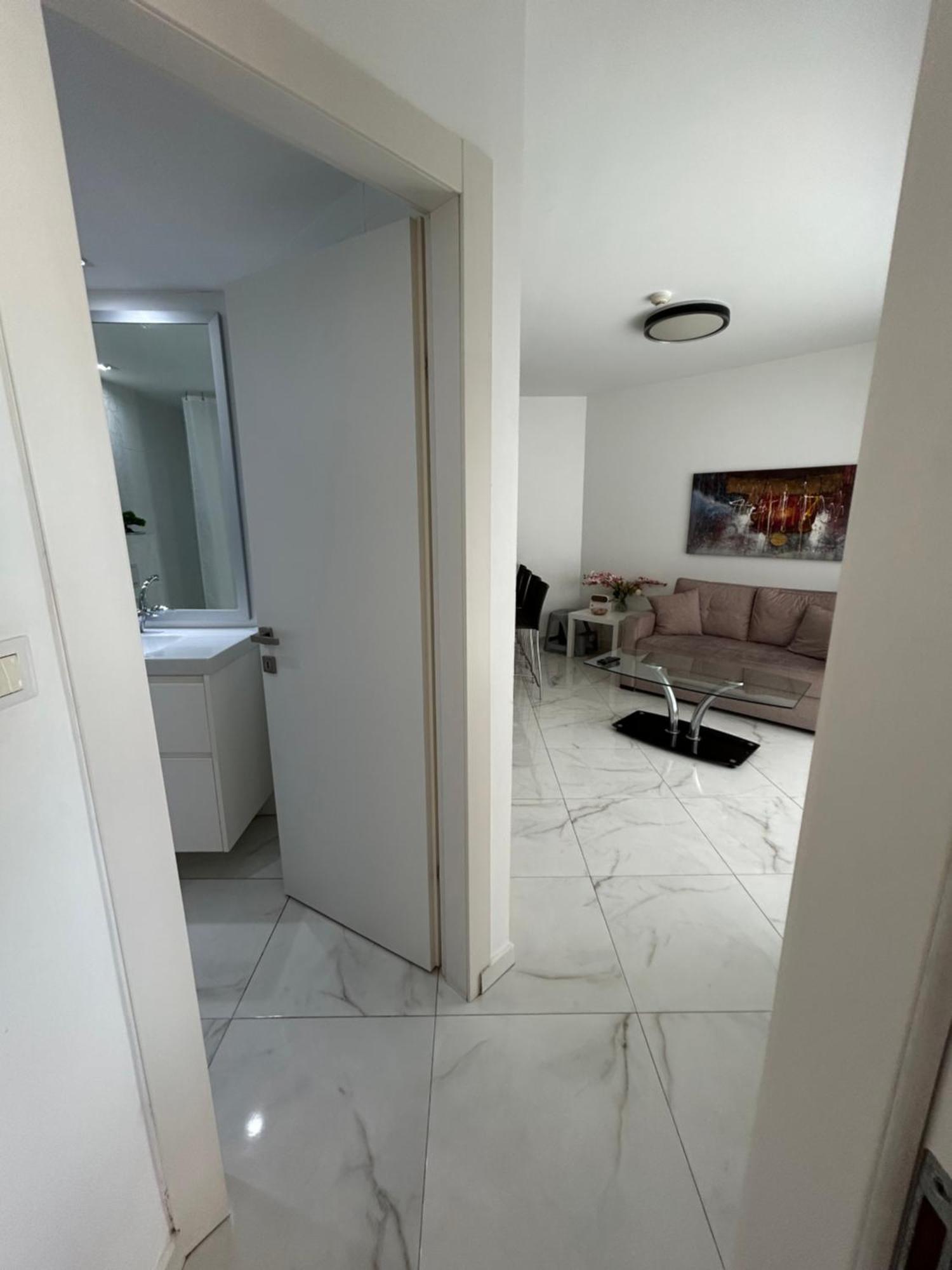 סוויטת אהבה מתוקה על הים-Sweet Love Suite On The Sea Bat Yam Exterior foto